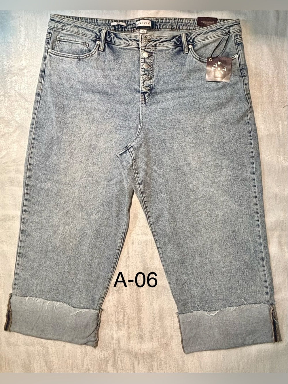 Ava & Viv Light Blue High-Rise Cropped Jeans with Raw Cuffs